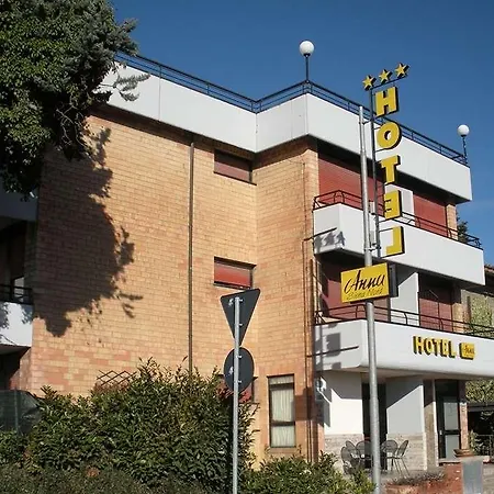 Anna Siena Nord - *